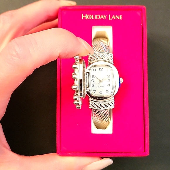 NEW Crystal Starburst Bangle-Bracelet Watch! Silver-tone, Clear Crystals - Picture 15 of 16